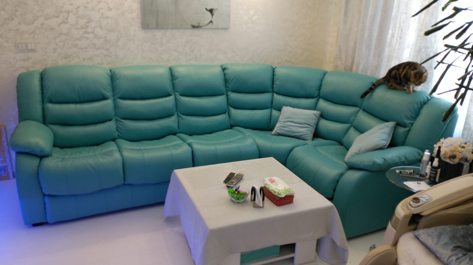 Перетяжка дивана на дому. Преображенская площадь