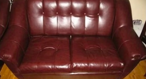 Обивка дивана кожей. Преображенская площадь